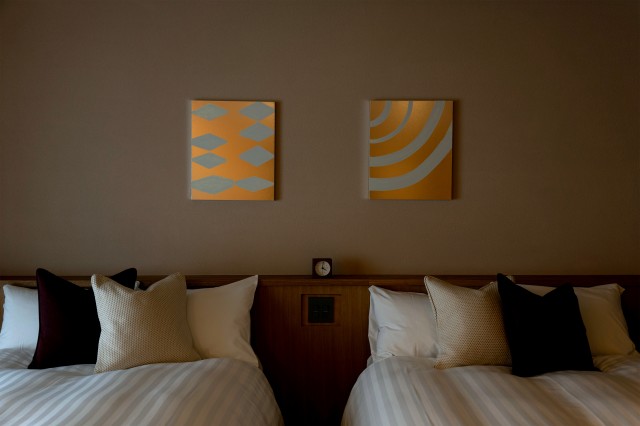 ベッドルームに宿る、アートの“静けさ” 三嶋安住の絵画が描く癒しの時間