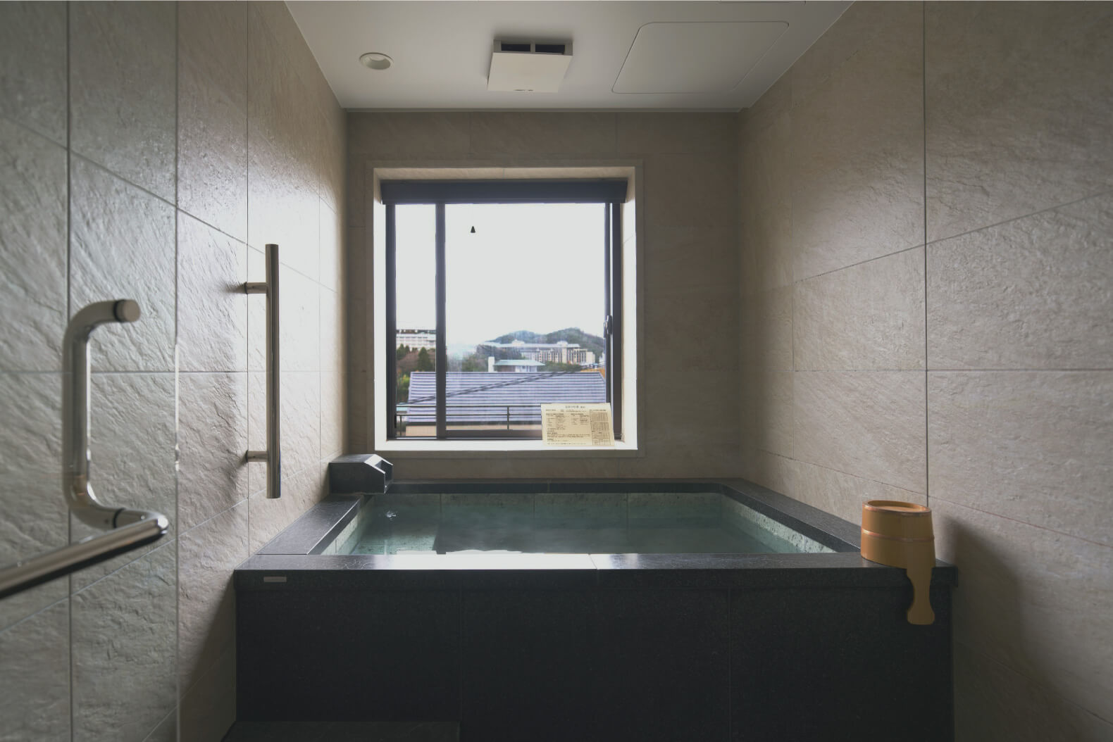 guest-rooms_hakkakuren_bathroom_01